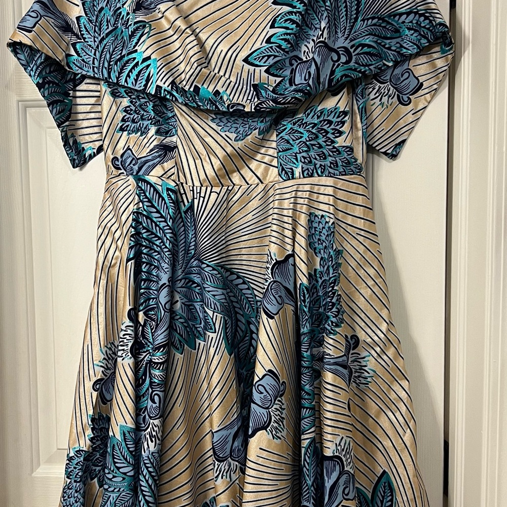 Elegant Blue and Cream Midi Dress